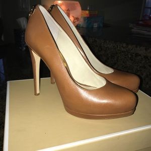 Michael Kors Hamilton Pumpsp